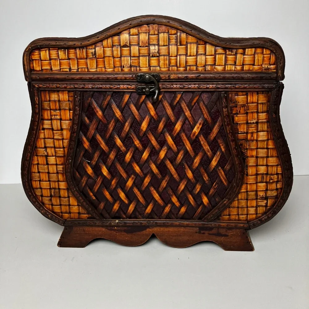 Vintage Woven Wicker Rattan Wood Storage Trunk Chest Brown Boho Decorative Box